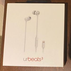 Apple urBeats3 wired earphones